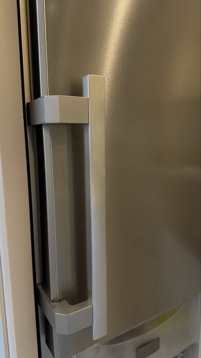 Холодильник liebherr