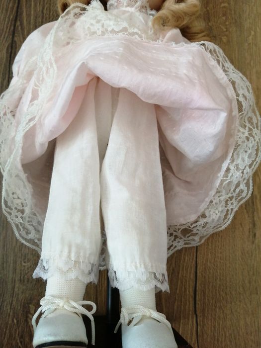 Порцеланова  кукла