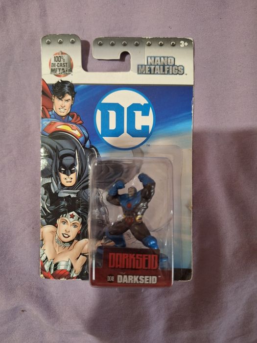 Нови фигурки Шазам и Киборг.