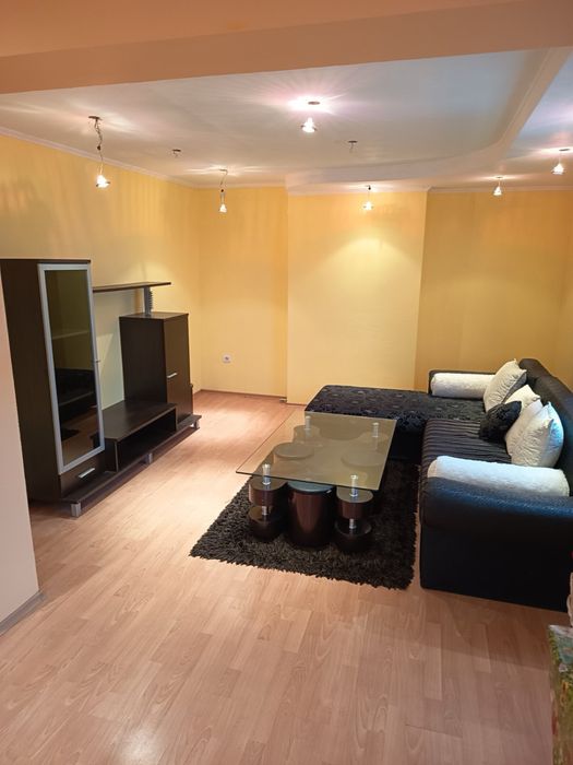 Холова гарнитура и секция