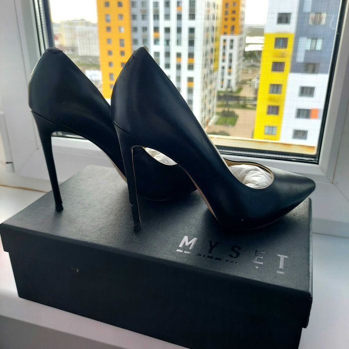 Туфли черные женские