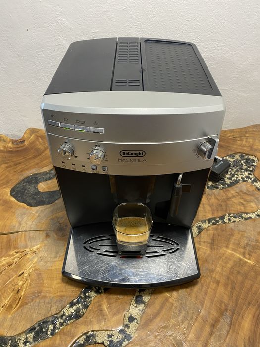 Expresor /espressor cafea delonghi magnifica