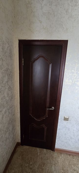 Двери межкомнатные б/у