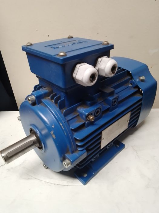 Продам новые электродвигатели