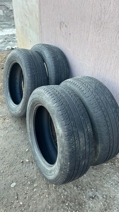 Продам шины 225/65R17