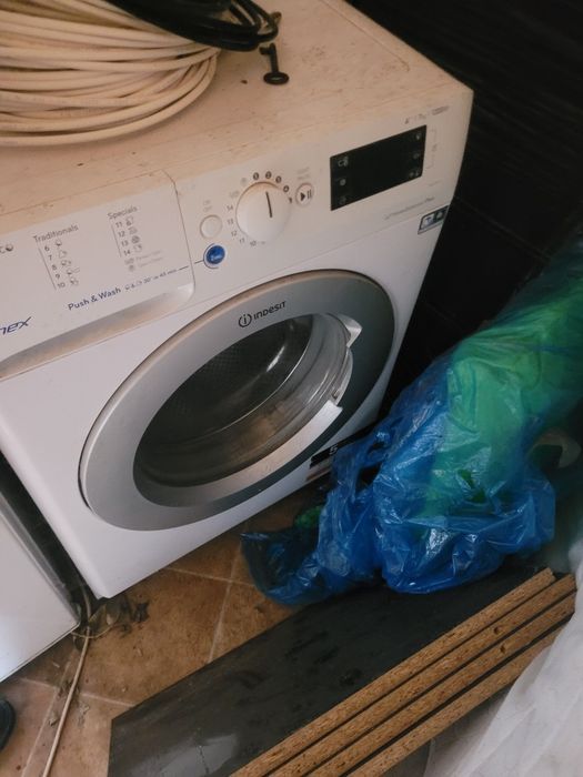 Masina automata Indesit
