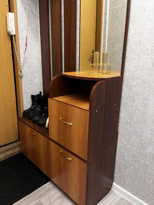 Продам прихожую.