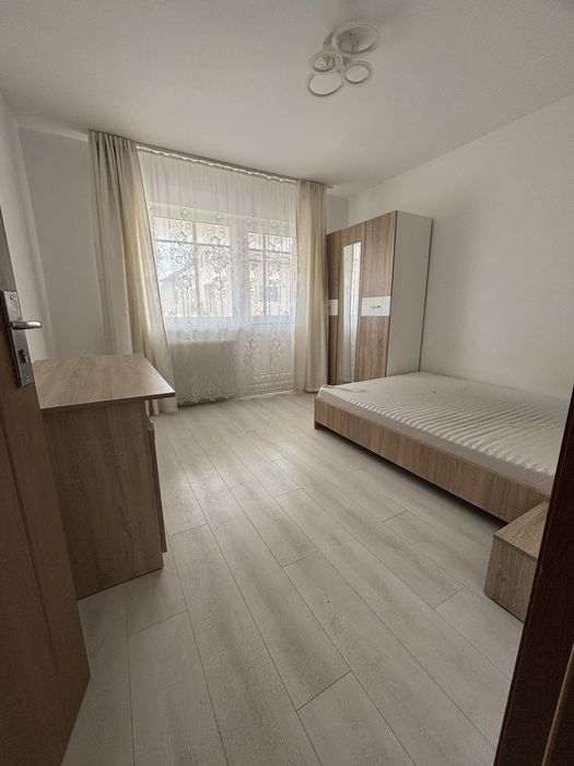 Dau in chirie ap 3 camere in zona Intre Lacuri