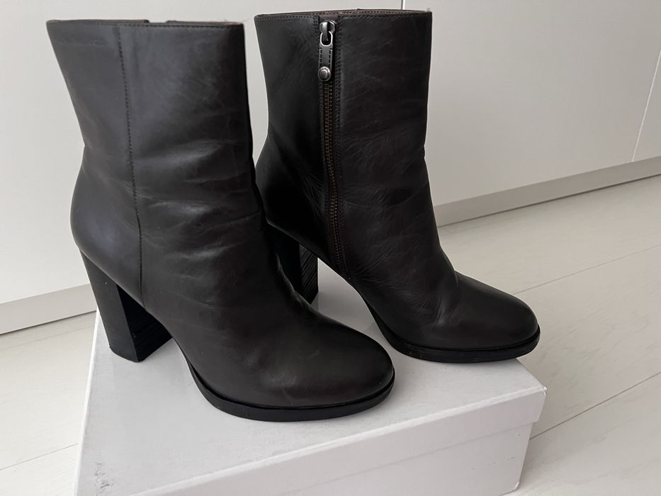 Продавам кожени боти Кевин Клайн и кожени чизми