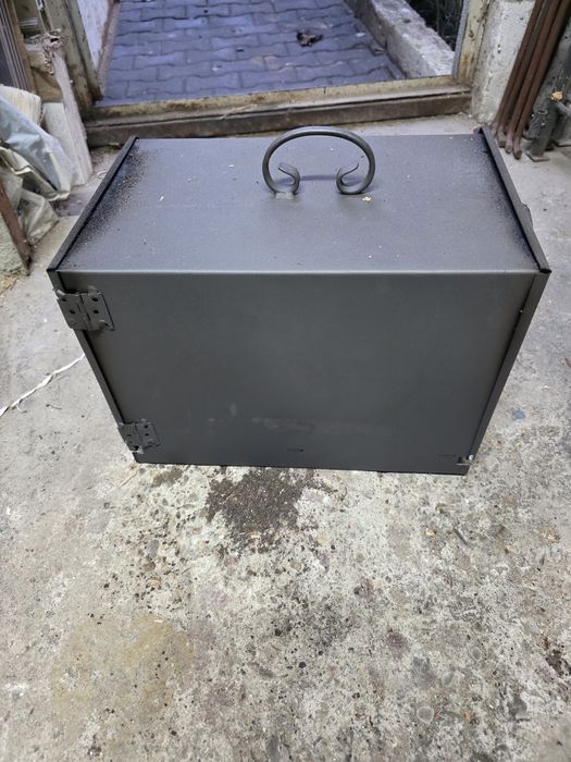 Vand focar metalic pentru afumatoare