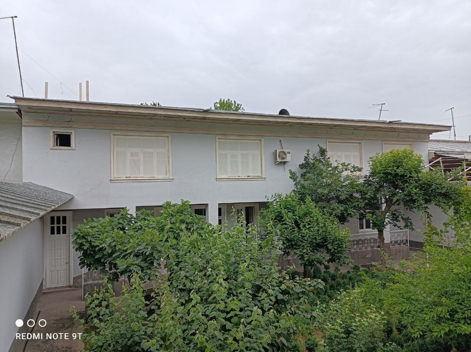 Участка на ИЗЗА. 11 комнат, 6 соток.