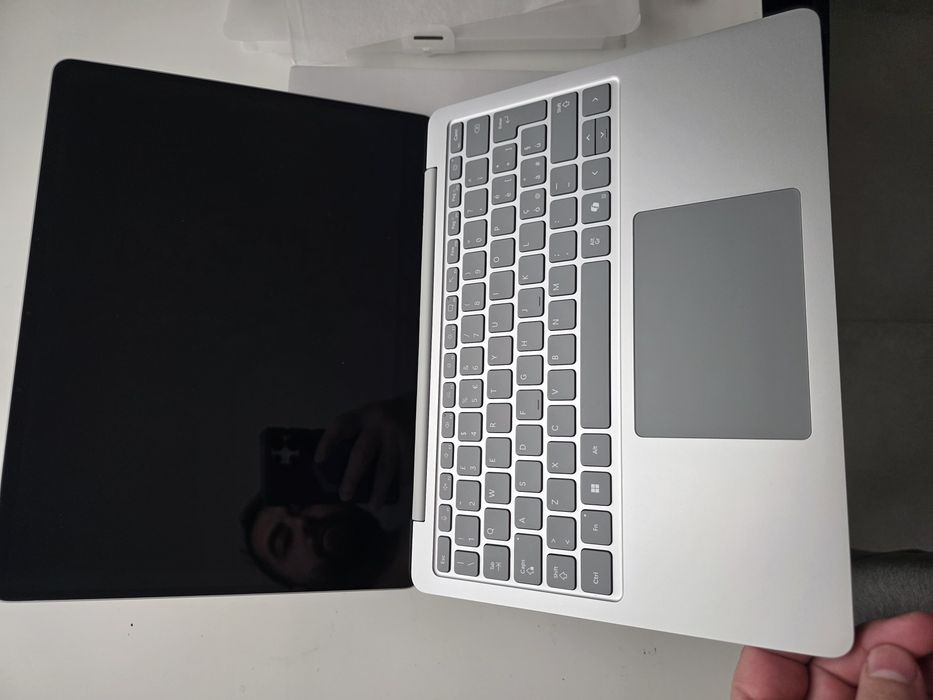 MICROSOFT Surface Laptop 13 1st edition touchscreen, Qualcomm Snapdragon X Plus, 16GB, 256GB SSD Platinum Windows 11 Home - transport gratuit