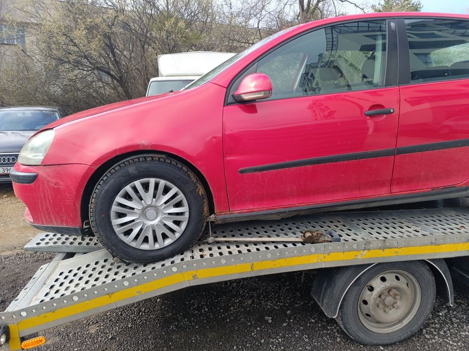 VW Golf 5 1.4 бензин 2004 повреден двигател / цяла