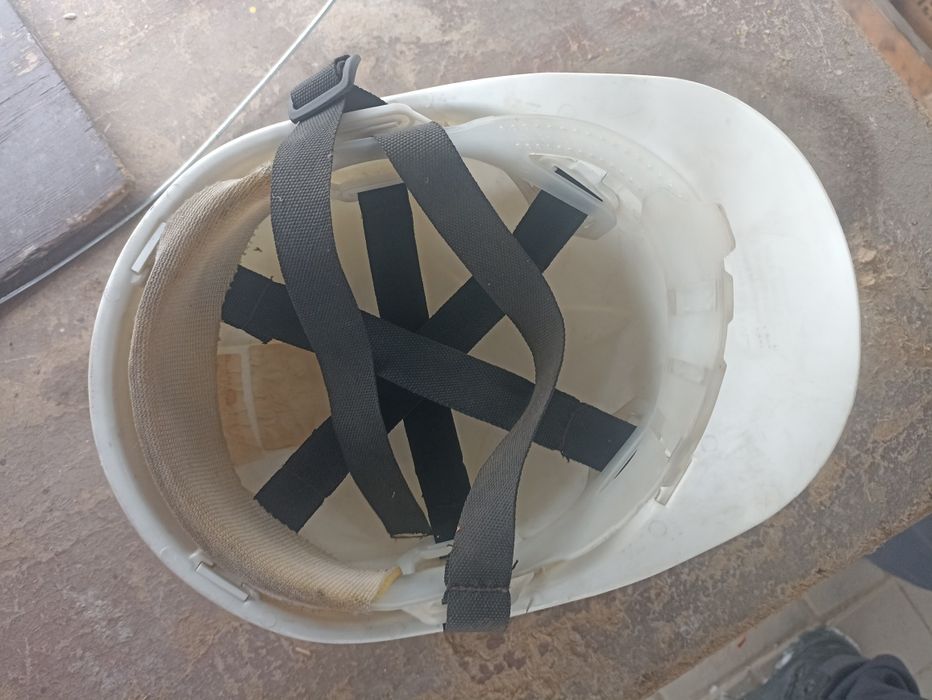 Каска строительная белая