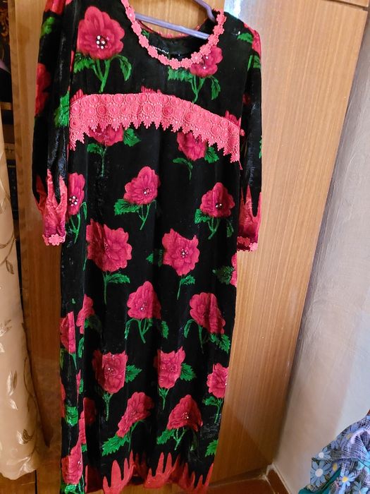 Красивое, нарядное бархатное платье