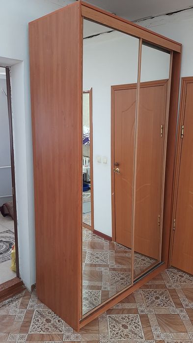 Продам б/у  шкаф