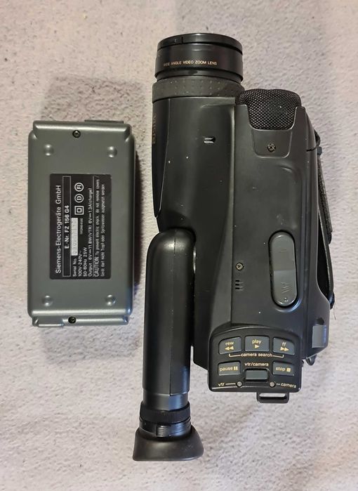 Video camera "SIEMENS" VHS-C.