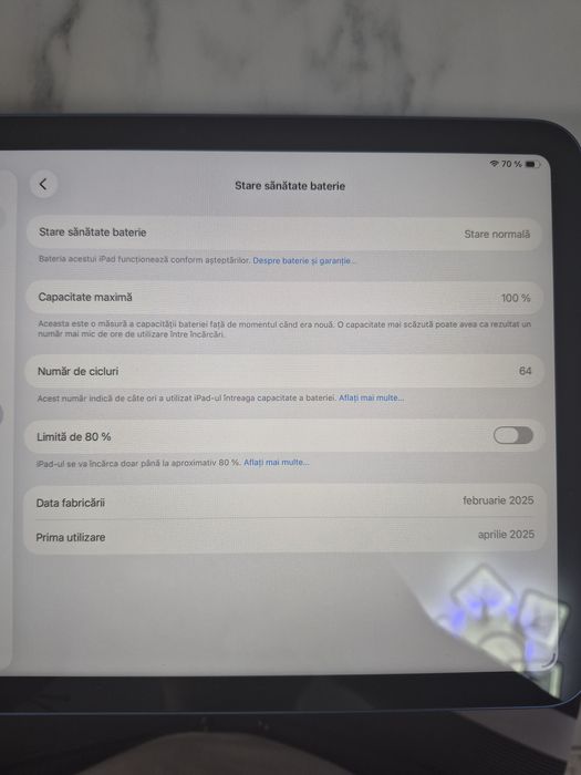 Vând tableta Apple a16