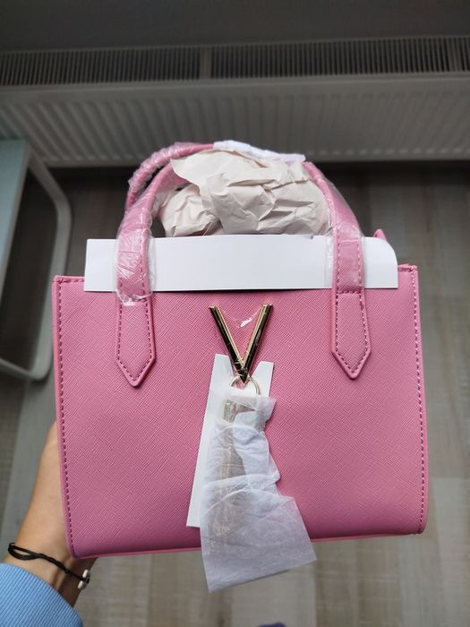 Vand geanta Valentino, noua, identica cu cea din poze