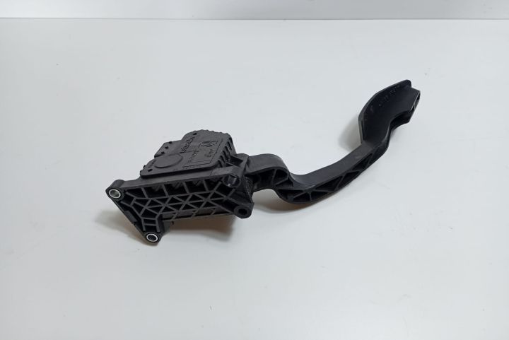 Pedala acceleratie 55702020 Fiat Punto a 2-a generatie (facelift)