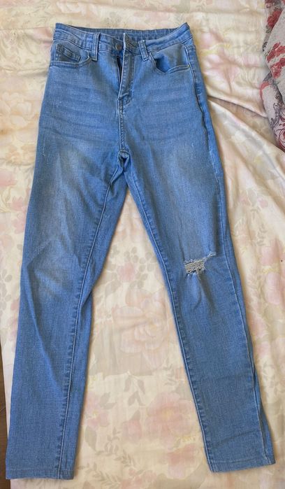 Дамски дънки размер S-M