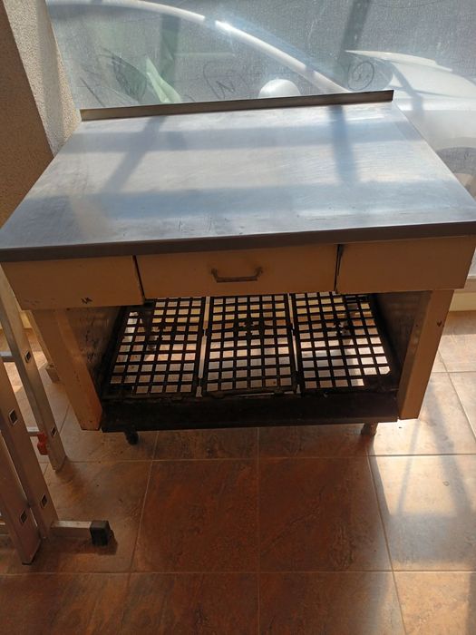 Пристена маса, цеферблатна везна