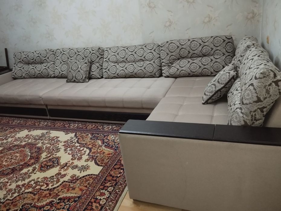 Диван большой угловой