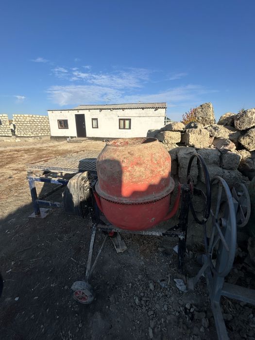 Бетона мешалка для смеси