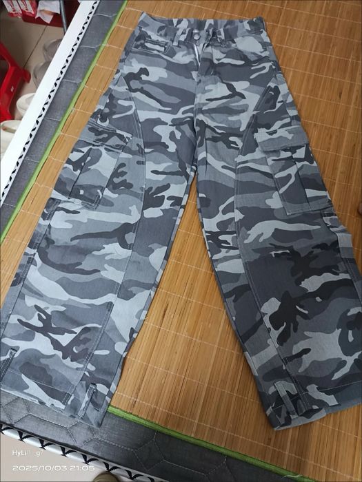 карго джинсы камо