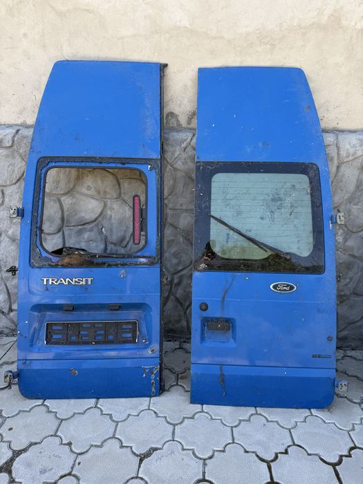 Двери, крылья и капот от Ford Transit
