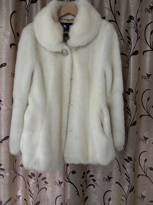 Haină de blanā albă