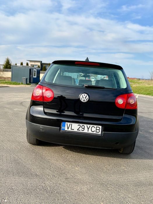 Volkswagen Golf Vând Volkswagen Golf MK5, an fabricație 2004, motorizare 1.6 FSI (benz