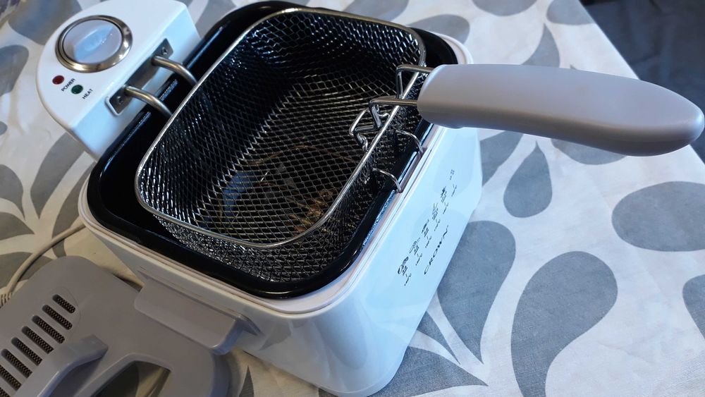 Фритюрник CROWN разглобяем подходящ за съдомиялна