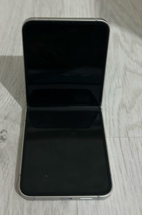 Samsung Galaxy Z Flip5