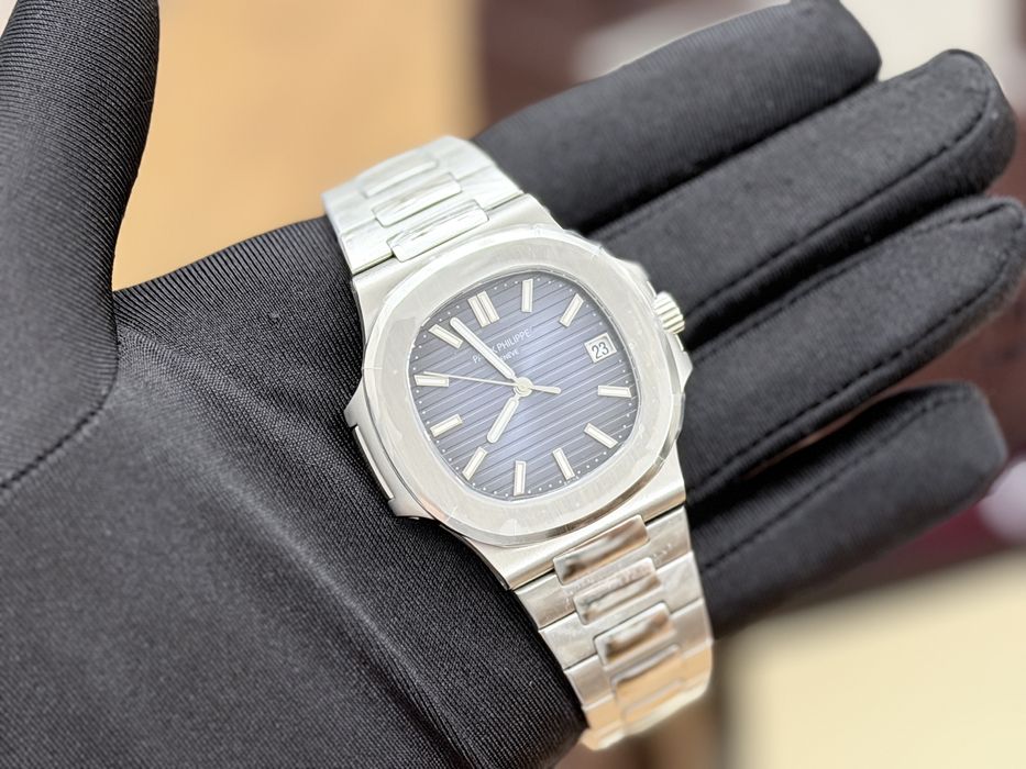 Часы Patek Philippe Nautilus
