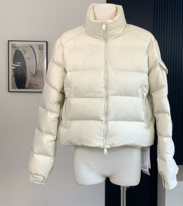 Женский короткий пуховик