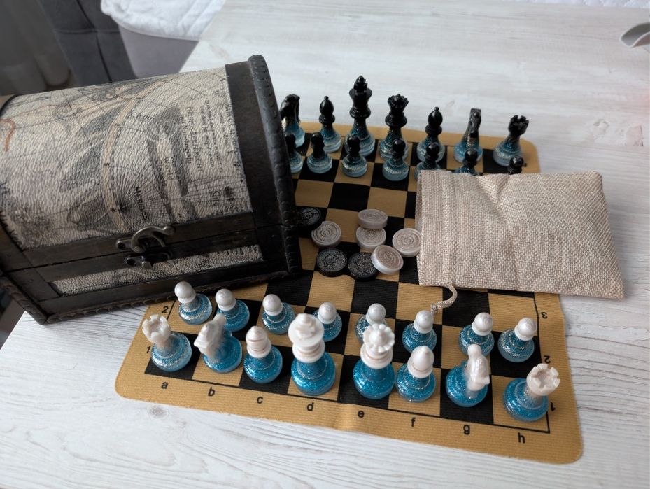 Set șah și dame - ideal pentru cadou