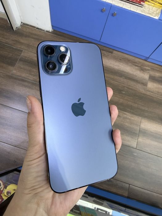 Продам iphone 12proMax 128