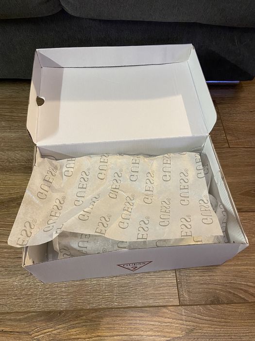 GUESS оригинални дамски обувки