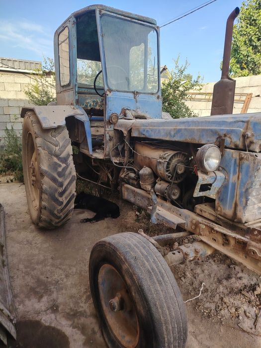T28 traktor sotiladi
