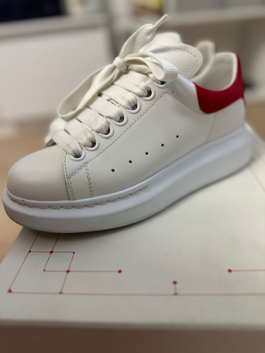 Snickersi Dama Alexander McQueen