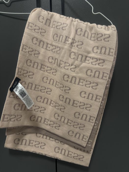 Розов  шал  Guess  +колан