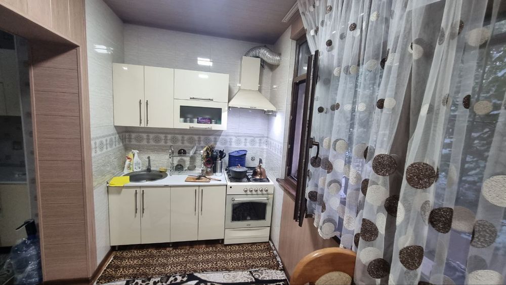 Срочно продается квартира Гафура Гуляма 4/2/5