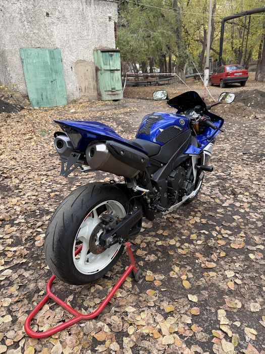 Yamaha R1 спортивный мотоцикл