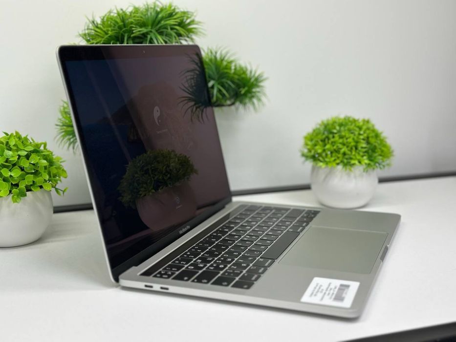 MacBook Pro 2019 core i5  Ssd 128 gb Ram 8 gb )/