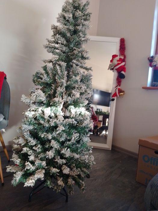 Красива коледна елха