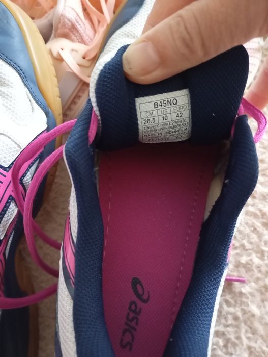 Adidasi Asics noi măr 42,interior 26,7 cm