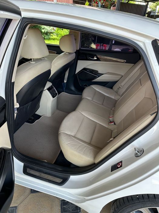 Продам машину Kia K7 2017 год, автомат
