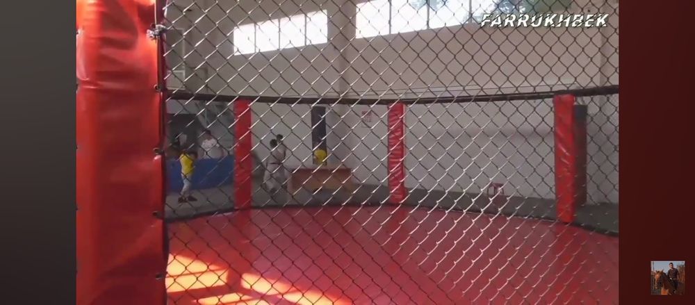 Октагон сотилади