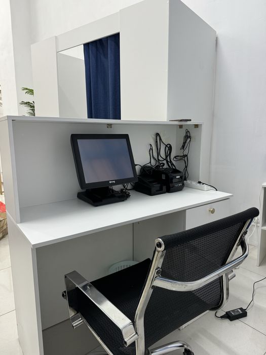 Ресепшн и кресло